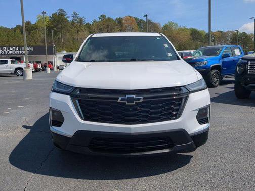 Summit White 2022 Chevrolet Traverse Premier