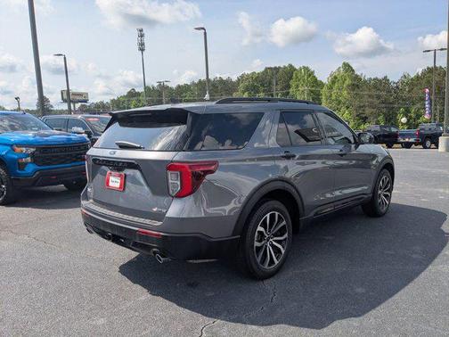 2022 Ford Explorer ST-Line
