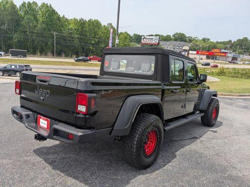 2024 Jeep Gladiator Sport
