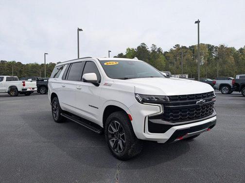 Summit White 2024 Chevrolet Suburban 4WD Z71