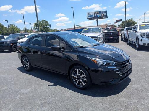 Super Black 2024 Nissan Versa 1.6 SV