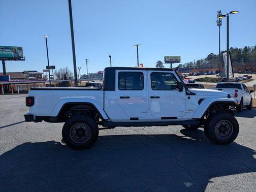 2022 Jeep Gladiator Overland