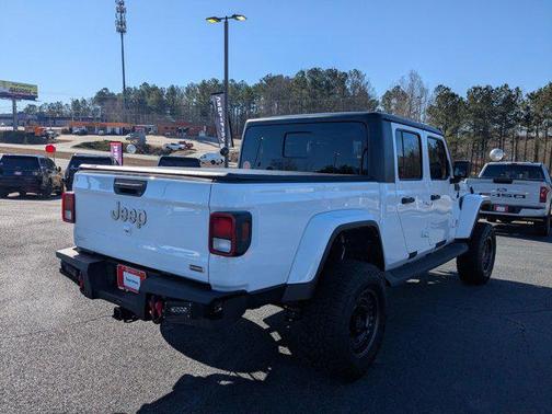 2022 Jeep Gladiator Overland