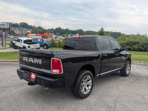Brilliant Black Crystal Pearlcoat 2016 RAM 1500 Longhorn