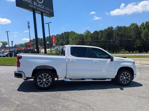 Summit White 2022 Chevrolet Silverado 1500 LT