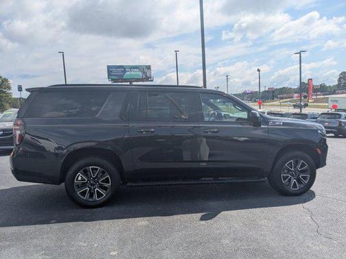 2022 Chevrolet Suburban 4WD Z71