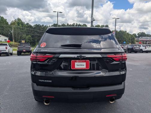Mosaic Black Metallic 2022 Chevrolet Traverse LS