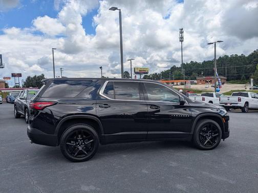 Mosaic Black Metallic 2022 Chevrolet Traverse LS