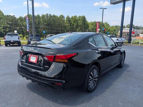 Super Black 2023 Nissan Altima 2.5 SV