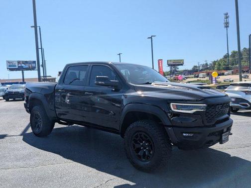 Diamond Black Crystal Pearlcoat 2025 RAM 1500 RHO Crew Cab 4x4 5'7' Box