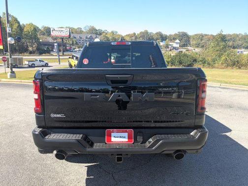 2025 RAM 1500 Warlock Crew Cab 4x4 5'7' Box