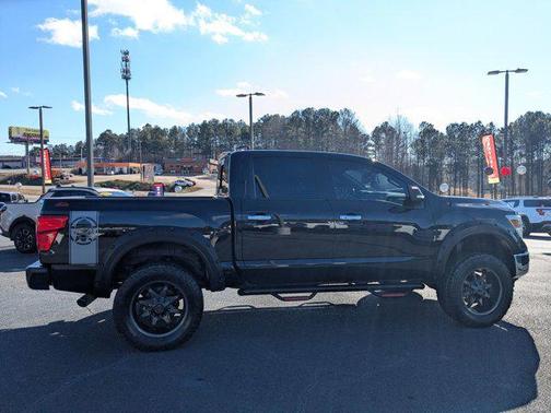 2018 Nissan Titan SV