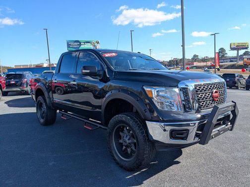 2018 Nissan Titan SV