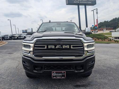 Diamond Black Crystal Pearlcoat 2023 RAM 2500 Laramie Crew Cab 4x4 6'4' Box