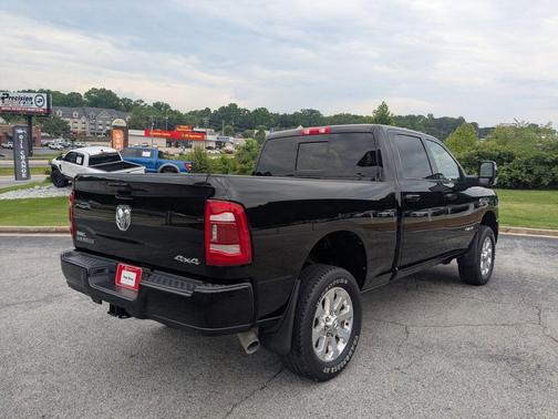 Diamond Black Crystal Pearlcoat 2023 RAM 2500 Laramie Crew Cab 4x4 6'4' Box