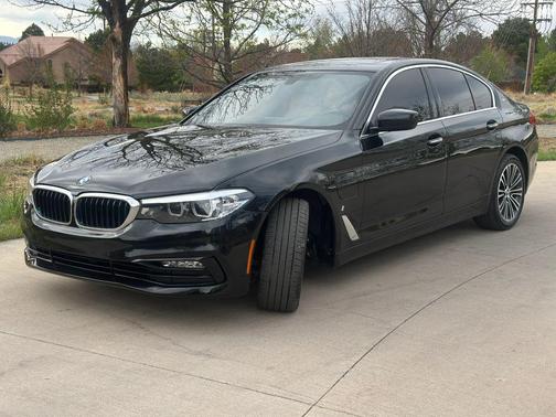 Black 2018 BMW 530e iPerformance