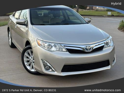 Gold 2013 Toyota Camry Hybrid XLE