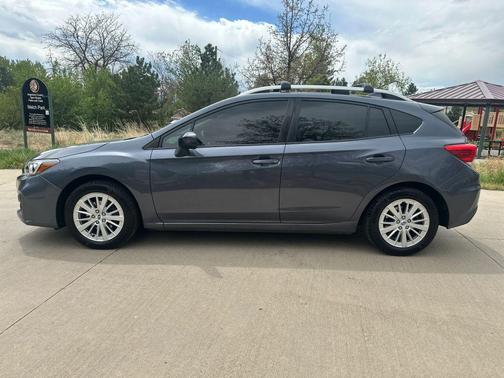 Carbide Gray Metallic 2017 Subaru Impreza 2.0i Premium