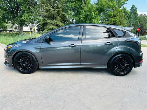 2017 Ford Focus ST