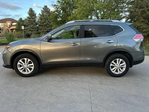Gun Metallic 2016 Nissan Rogue SV
