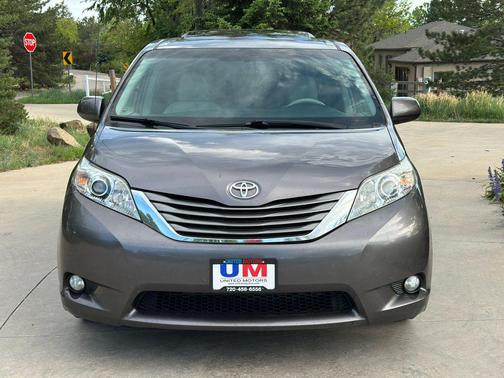 Predawn Gray Mica 2013 Toyota Sienna XLE