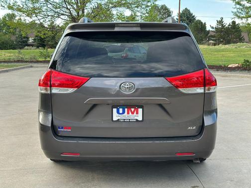Predawn Gray Mica 2013 Toyota Sienna XLE
