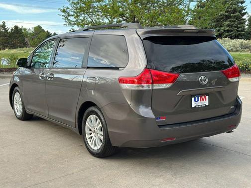 Predawn Gray Mica 2013 Toyota Sienna XLE