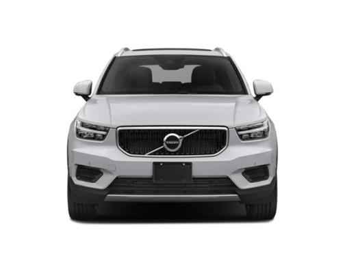 Ice White 2020 Volvo XC40 T5 Momentum