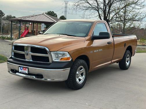 Gold 2012 RAM 1500 ST