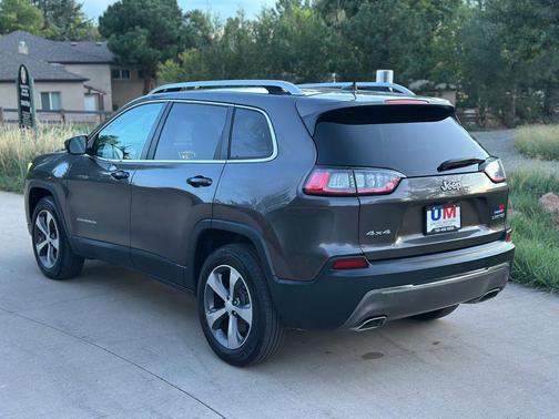 Granite Crystal Metallic Clearcoat 2019 Jeep Cherokee Limited