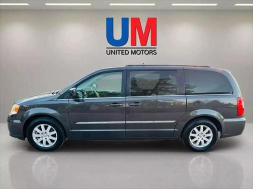 2015 Chrysler Town & Country Touring