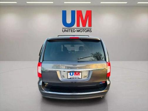 2015 Chrysler Town & Country Touring