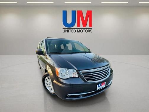 2015 Chrysler Town & Country Touring