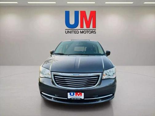 2015 Chrysler Town & Country Touring