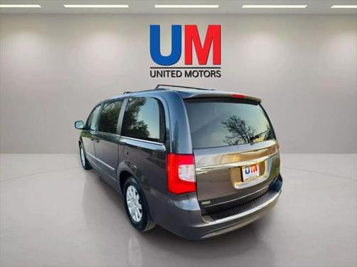2015 Chrysler Town & Country Touring