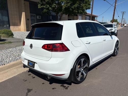 2015 Volkswagen Golf GTI 2.0T SE 4-Door