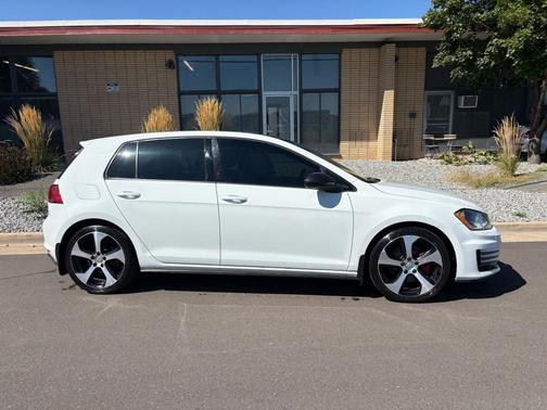 2015 Volkswagen Golf GTI 2.0T SE 4-Door