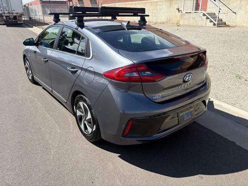 2017 Hyundai IONIQ Hybrid SEL