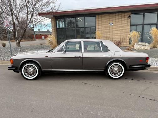 1986 Rolls-Royce Silver Spirit BASE LOW MILEAGE AND ORIGINAL PAINT
