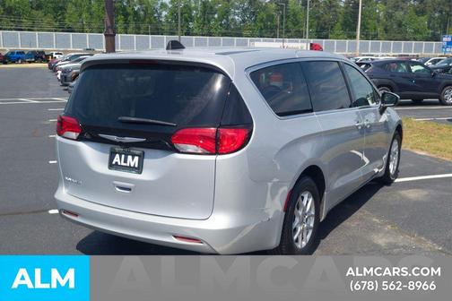 Silver Mist Clearcoat 2023 Chrysler Voyager LX