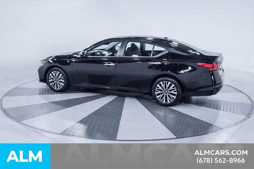 Super Black 2025 Nissan Altima 2.5 SV