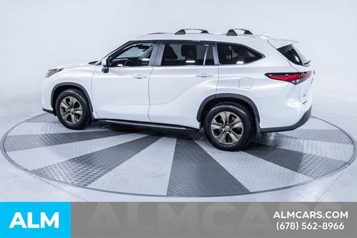 2023 Toyota Highlander Hybrid XLE