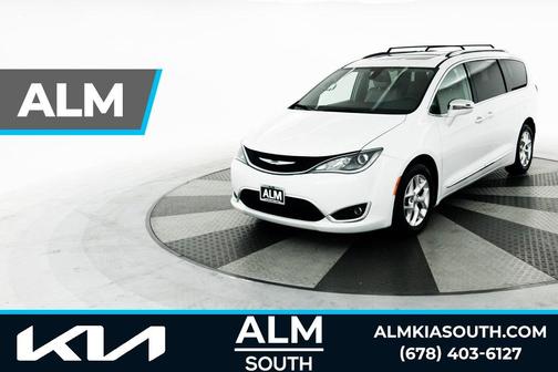 Photo 1 of 29 of 2020 Chrysler Pacifica Limited