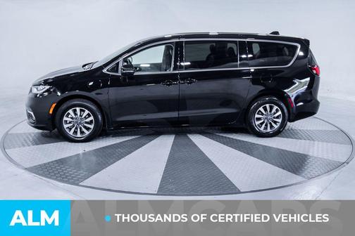 2024 Chrysler Pacifica Hybrid Select