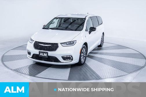 2024 Chrysler Pacifica Hybrid Select