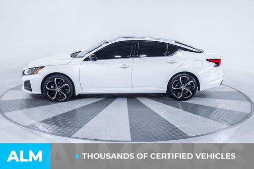 Pearl White Tricoat 2023 Nissan Altima SR FWD