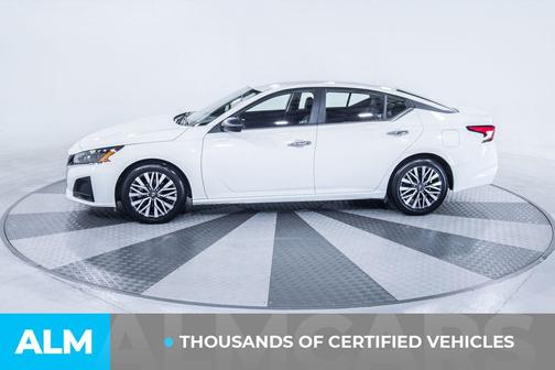 Glacier White 2025 Nissan Altima 2.5 SV