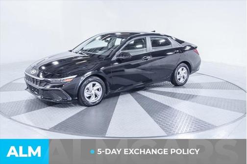2024 Hyundai ELANTRA SE