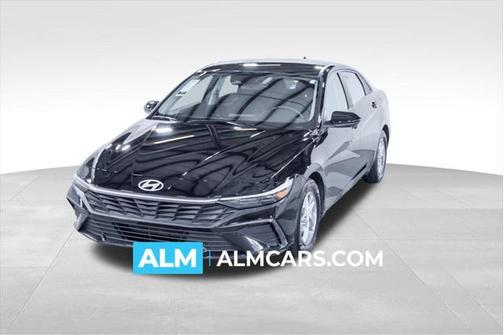 2024 Hyundai ELANTRA SE
