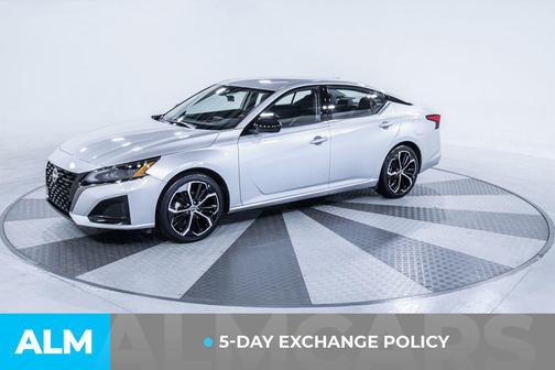 2025 Nissan Altima SR FWD